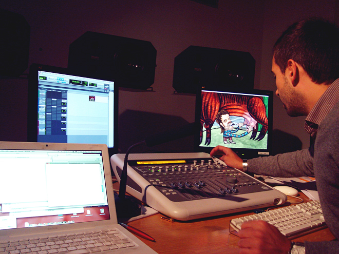 Paolo working in the studio on the Patuqueo scene.