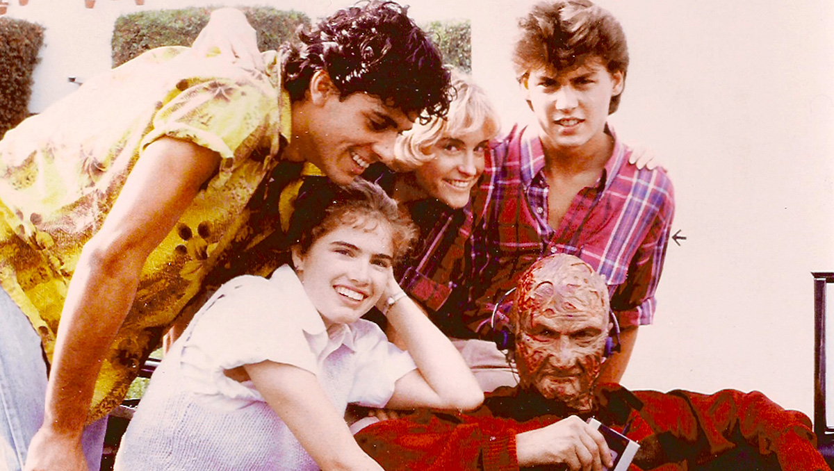 Johnny Depp, Heather Langenkamp, Amanda Wyss, Jsu Garcia and Robert Englund listening to Freddy's sounds on the set of A Nightmare on Elm Street (1984).